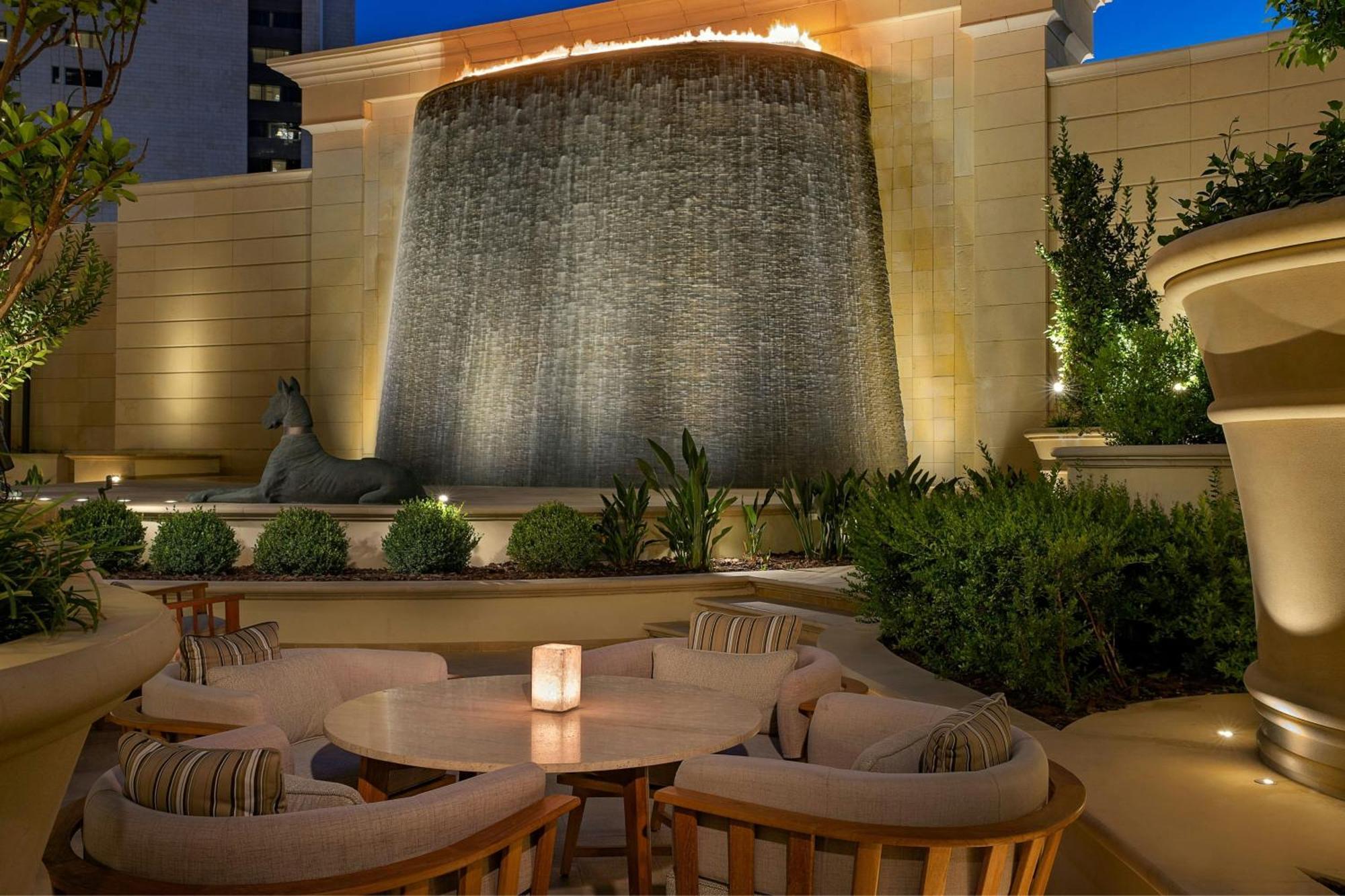 Hotel The Ritz-Carlton, Amman Zewnętrze zdjęcie The Waterfall at the Wynn