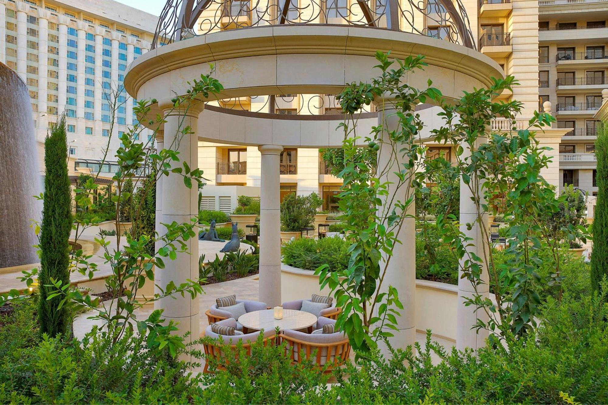 Hotel The Ritz-Carlton, Amman Zewnętrze zdjęcie The garden at the Wynn