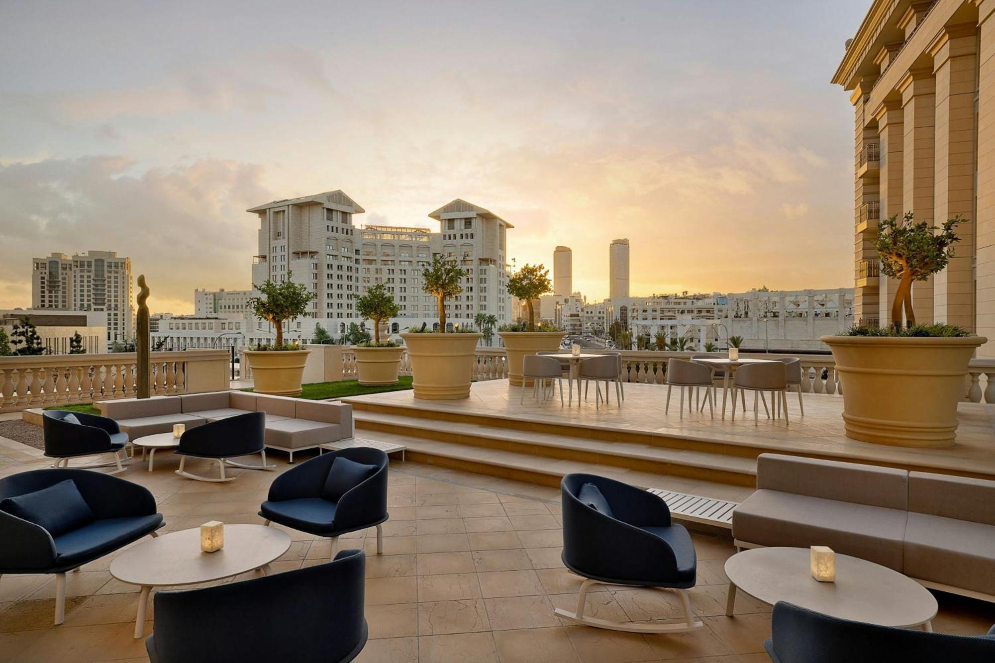 Hotel The Ritz-Carlton, Amman Zewnętrze zdjęcie The Terrace at The Oberoi, Mumbai